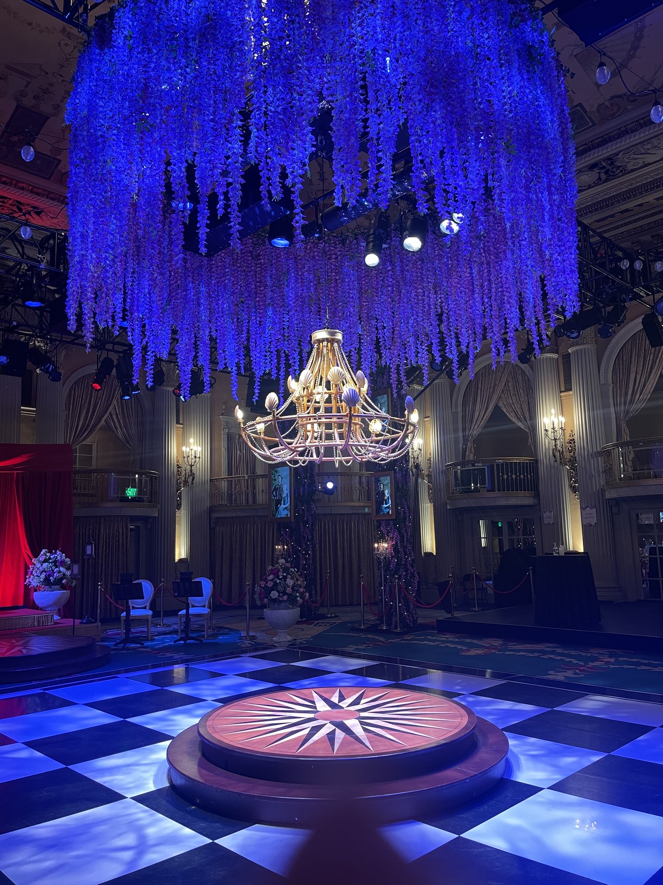 Chandelier performers at The Queen’s Ball: A Bridgerton Experience